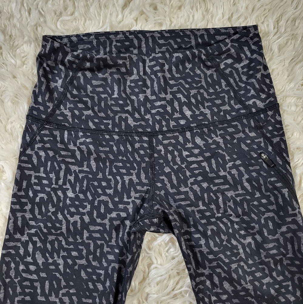 Lululemon Geometric Print Pocket Zipper Leggings Size 4 - Picture 2 of 14